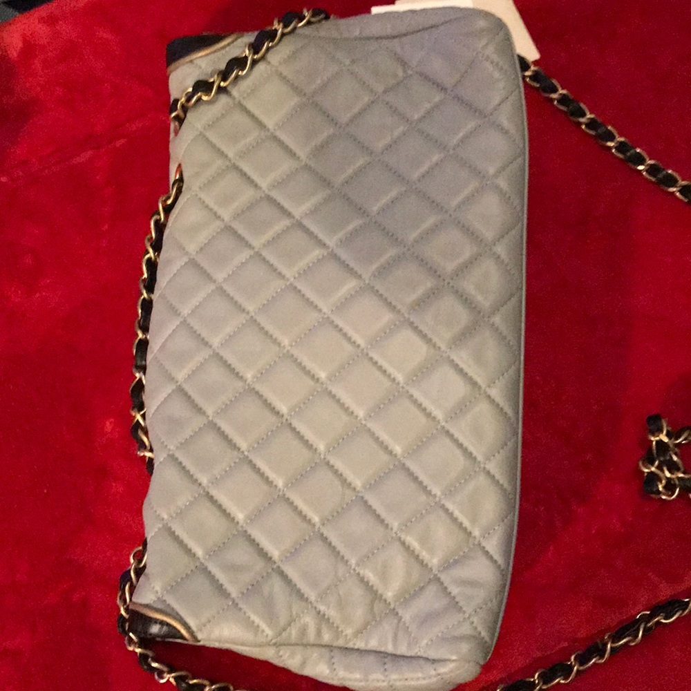 Authentic Chanel calfskin bag - Picture 10 of 11